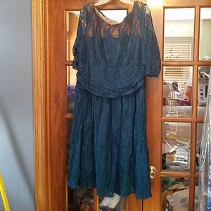 Kiyonna lace dress forest green . 3 x